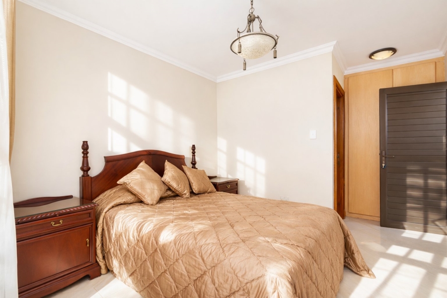 5 Bedroom Property for Sale in Caribbean Beach Club North West